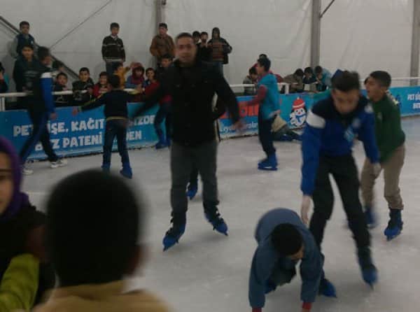 Öğrencilerimize "Geridönüşüm" bilinci kazandırmak amacıyla Seyhan Belediyesi´nin düzenlemiş olduğu Buz Pateni etkinliğine katıldık.