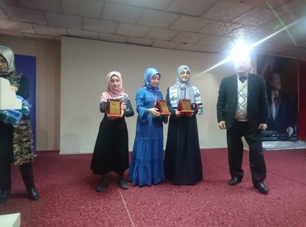 Arapça Şiir Yarışmasında öğrencimiz Hülya KARA Adana birincisi olmuştur.